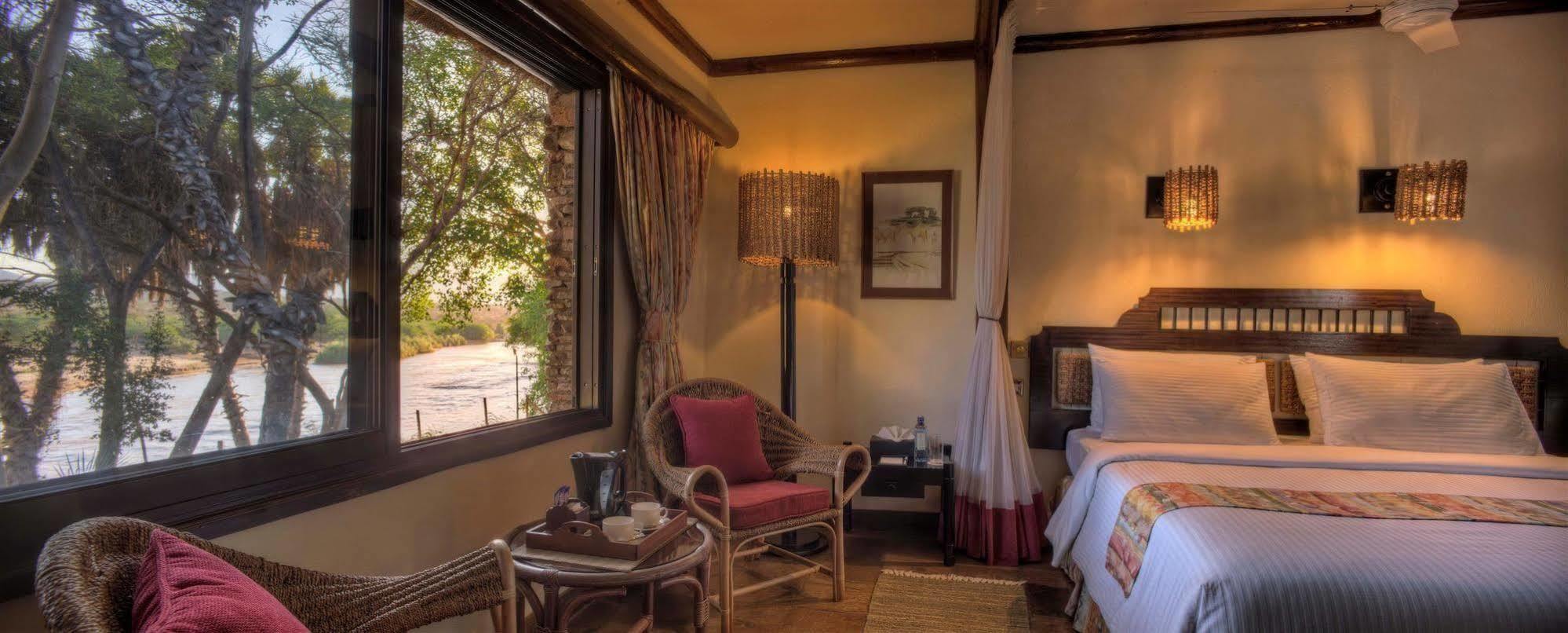 Sarova Shaba Game Lodge Archers Post エクステリア 写真