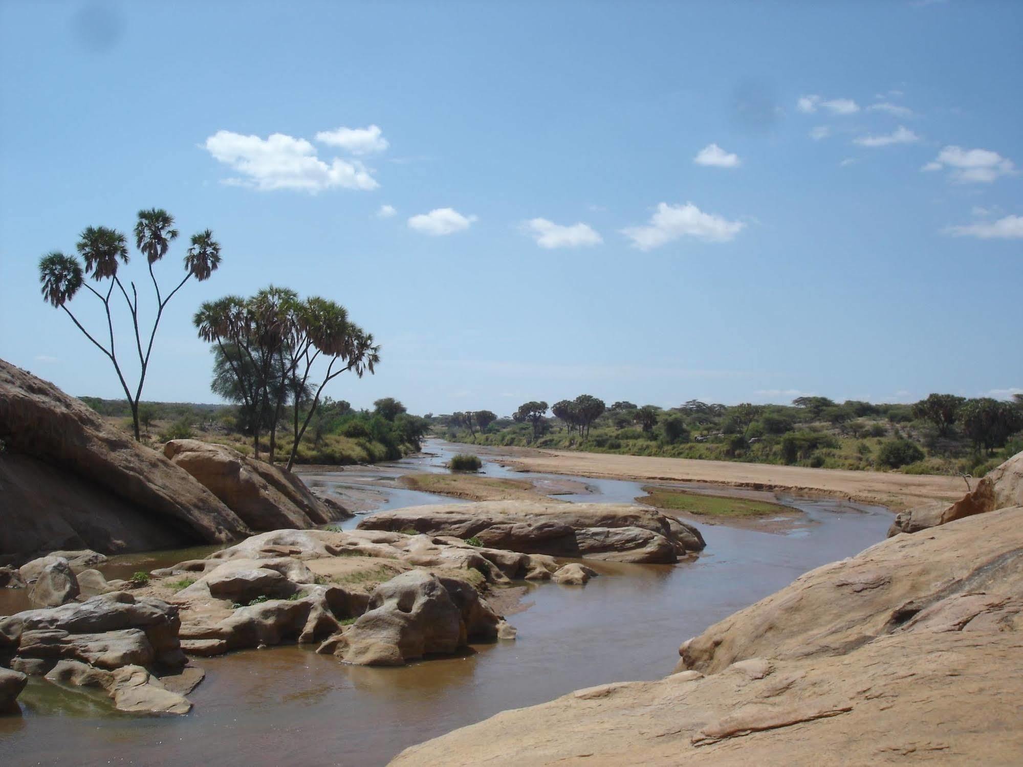 Sarova Shaba Game Lodge Archers Post エクステリア 写真