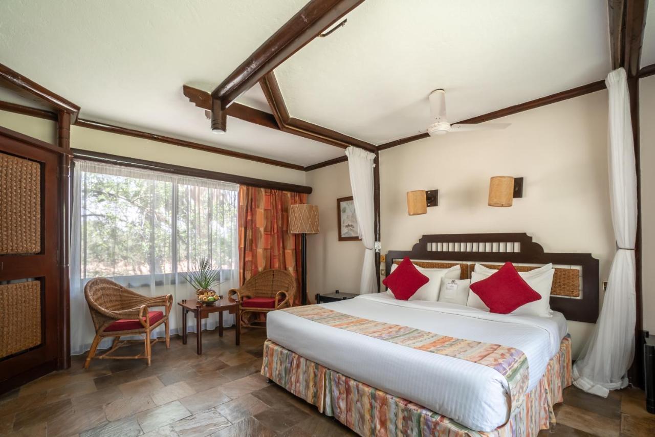 Sarova Shaba Game Lodge Archers Post エクステリア 写真