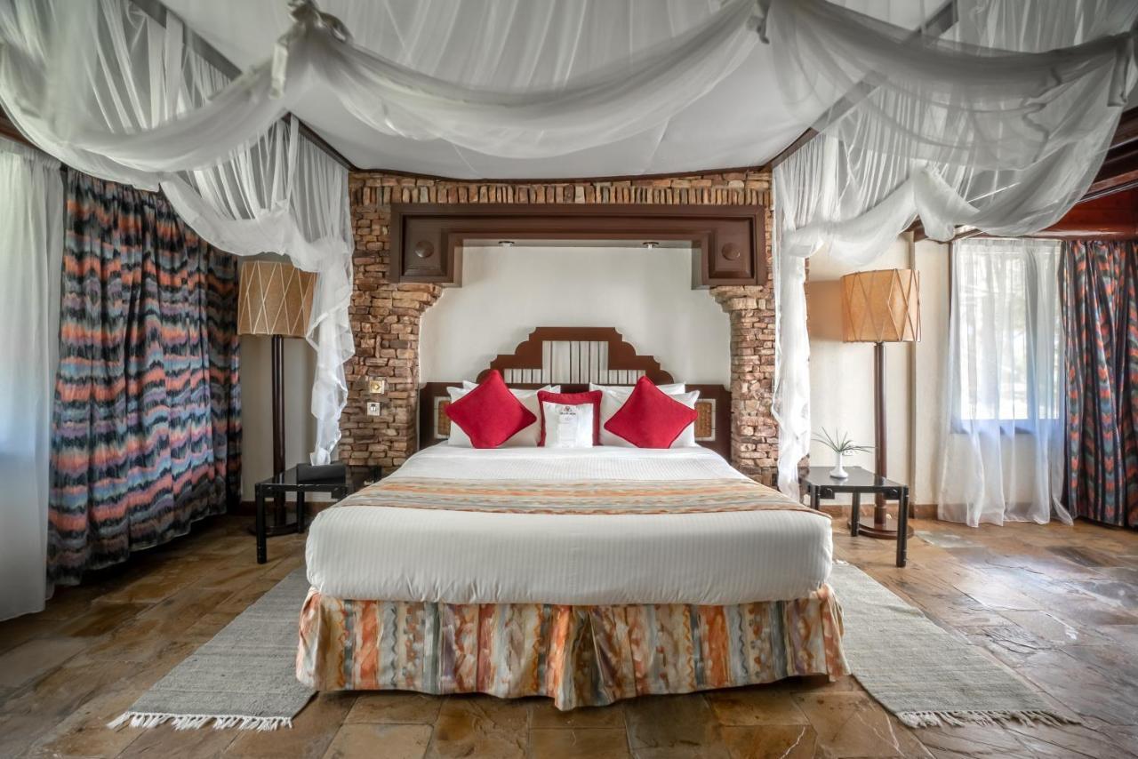 Sarova Shaba Game Lodge Archers Post エクステリア 写真